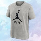 Camiseta Manga Corta San Antonio Spurs Essential Jumpman Gris