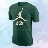 Camiseta Manga Corta Milwaukee Bucks Essential Jumpman Verde