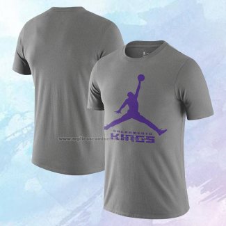 Camiseta Manga Corta Sacramento Kings Essential Jumpman Gris